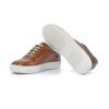 Warwick lage sneaker in 2 kleuren bruin pythonleer gecombineerd met bruin painted kalfsleer en witte sneaker zool..