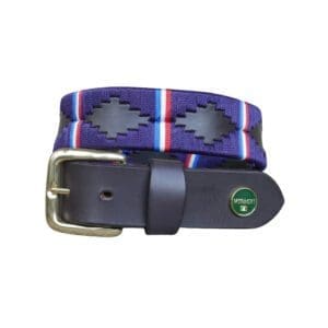 Bruine poloriem met koperen gesp en paars met rood, wit, blauw waxkoord
