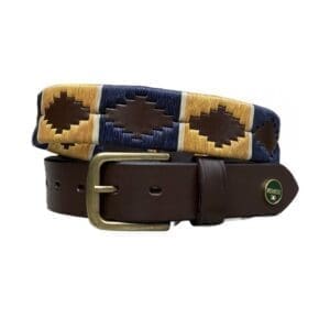 Donkerbruine polo riem met koperen gesp. Koord in donkerblauw, geel en wit