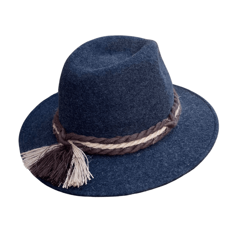 Donkergrijze fedora met touw in bruin en beige er omheen.
