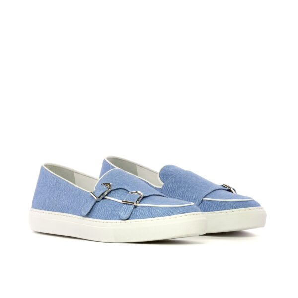 monk sneaker in licht blauw linnen met cupzool in l