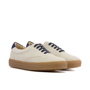 lage sneaker in ivory suede