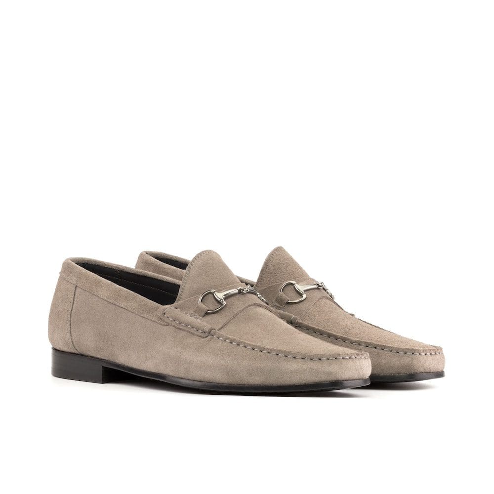 Licht grijs suede moccasin met bitje