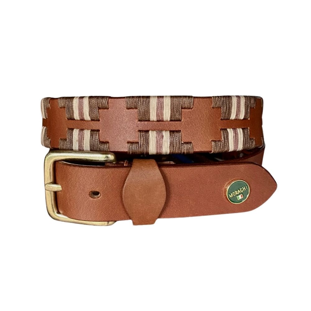Cognac leren polo riem met wasgaren in verschillende kleuren bruin.