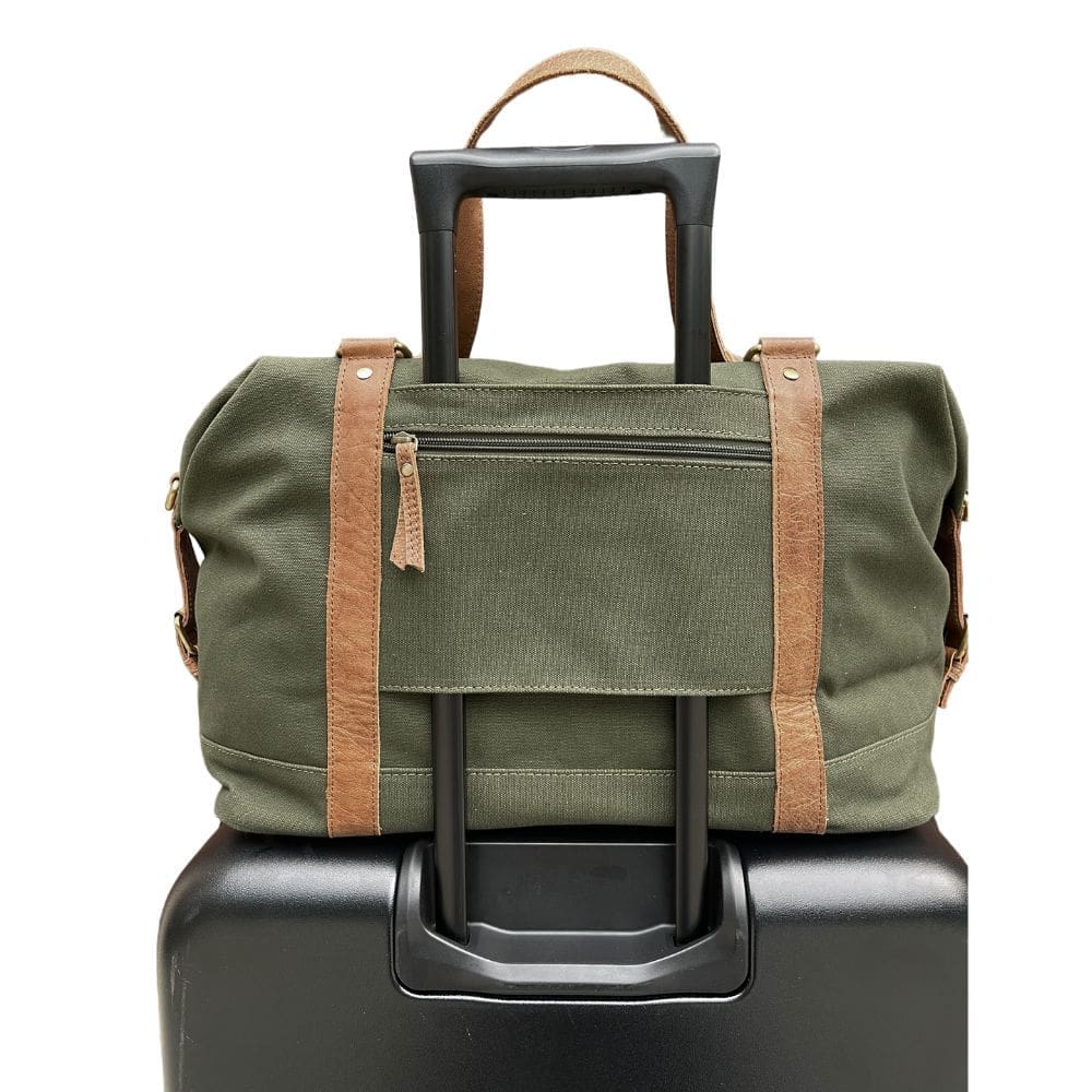 Trolley hoes aan de achterkant van de duffle bag