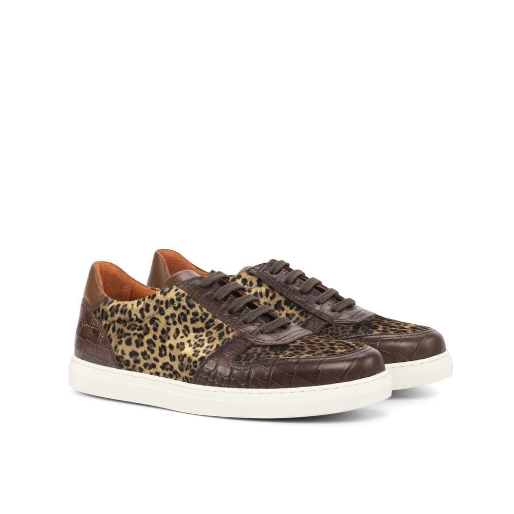 Crawford sneakers in leer met fluwelen panterprint.