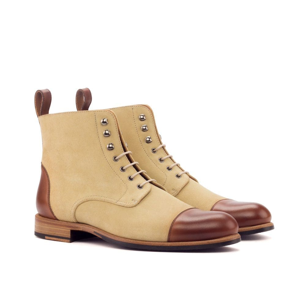 Allerton -Women Lace Up Captoe Boot - Painted Calf Med Brown-Lux Suede Sand-MORAGHI Captoe laarsje in zandkleur sude met kalfsleer bruine neus