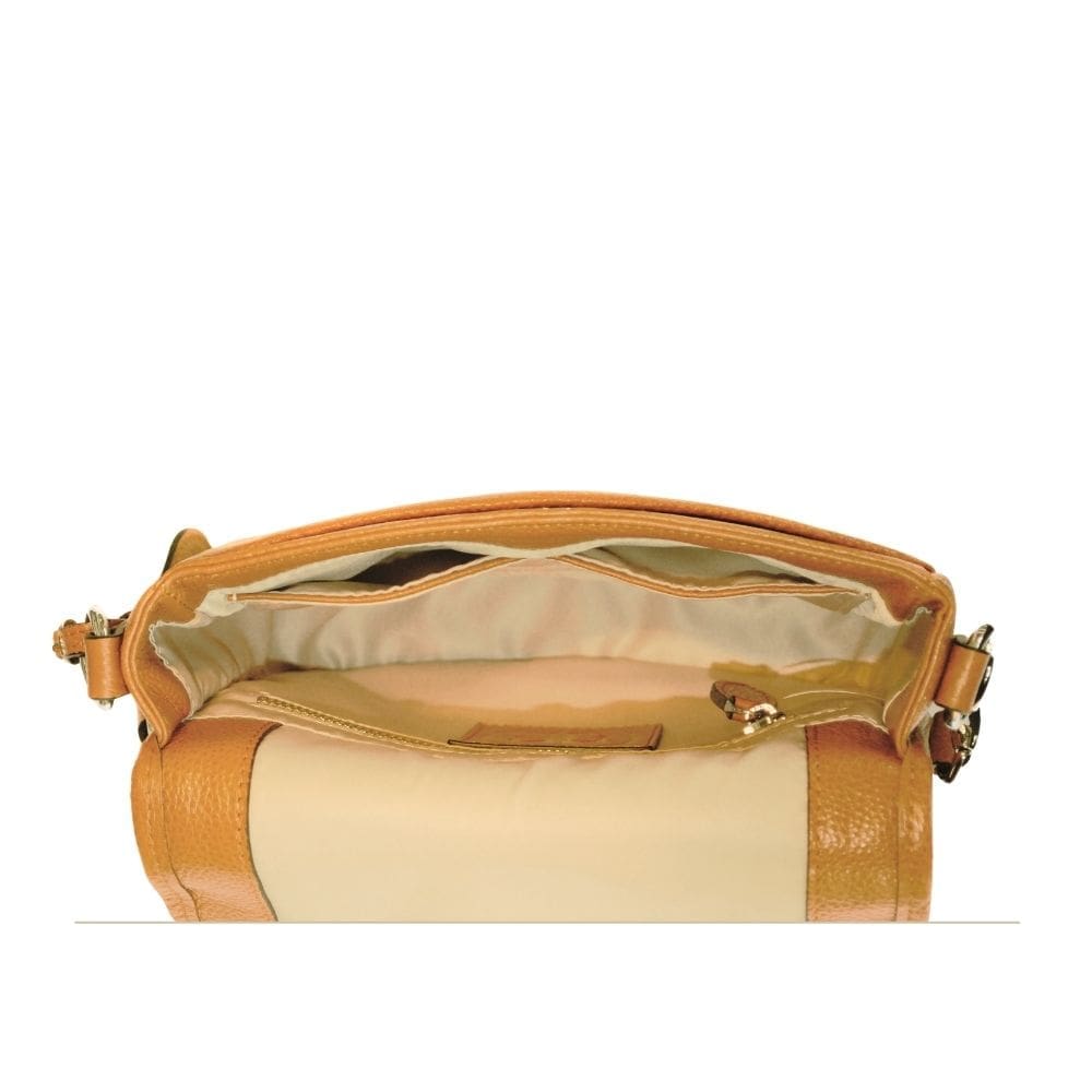 Binnenkant cross body tas